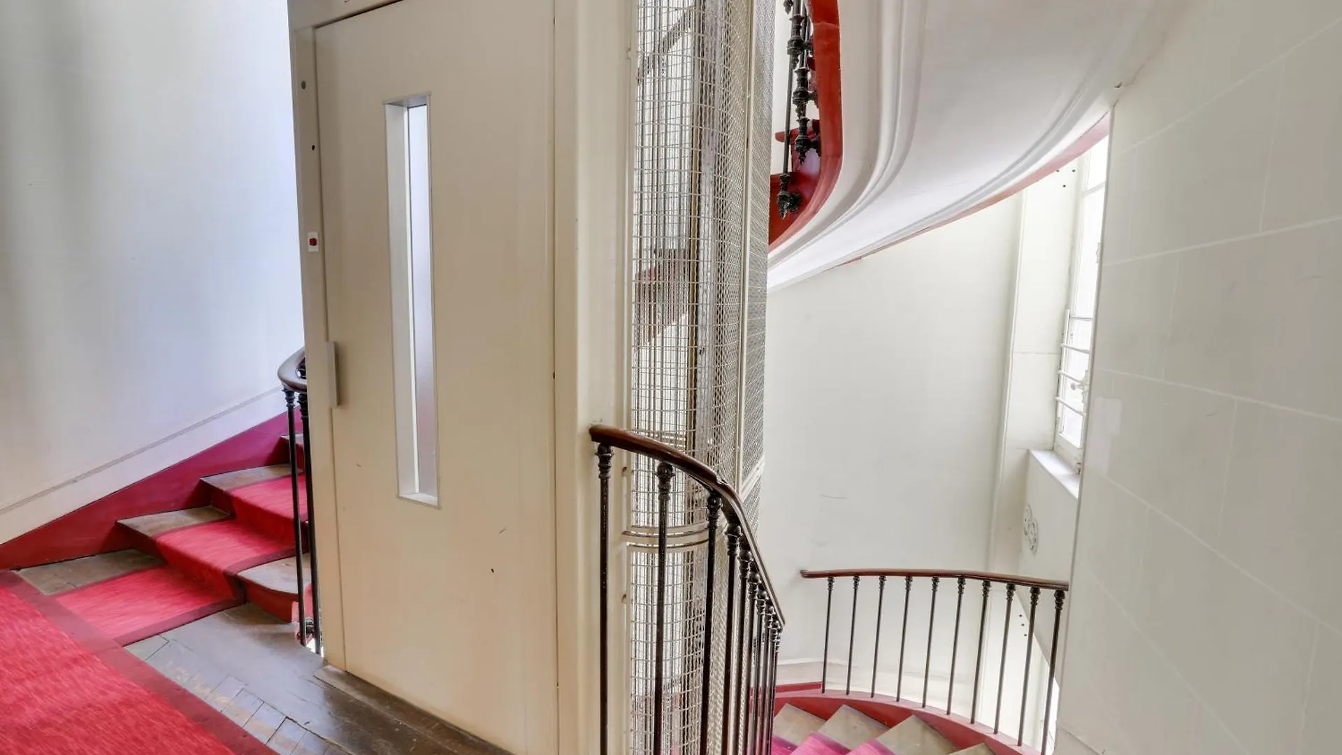 Sejours Parisiens / Suite Le Royal / 4* Франция