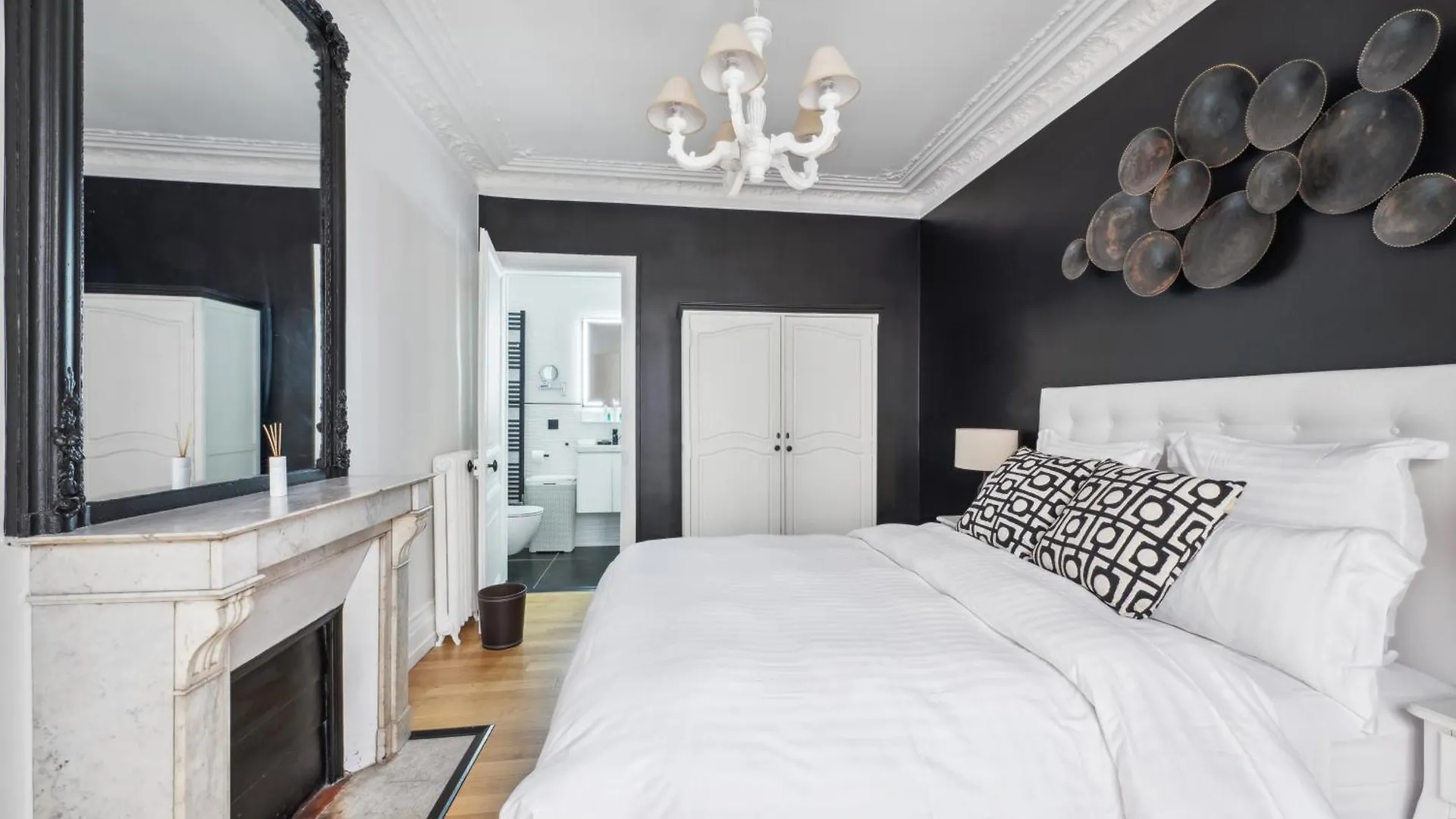Sejours Parisiens / Suite Le Royal / 4* Апартаменты