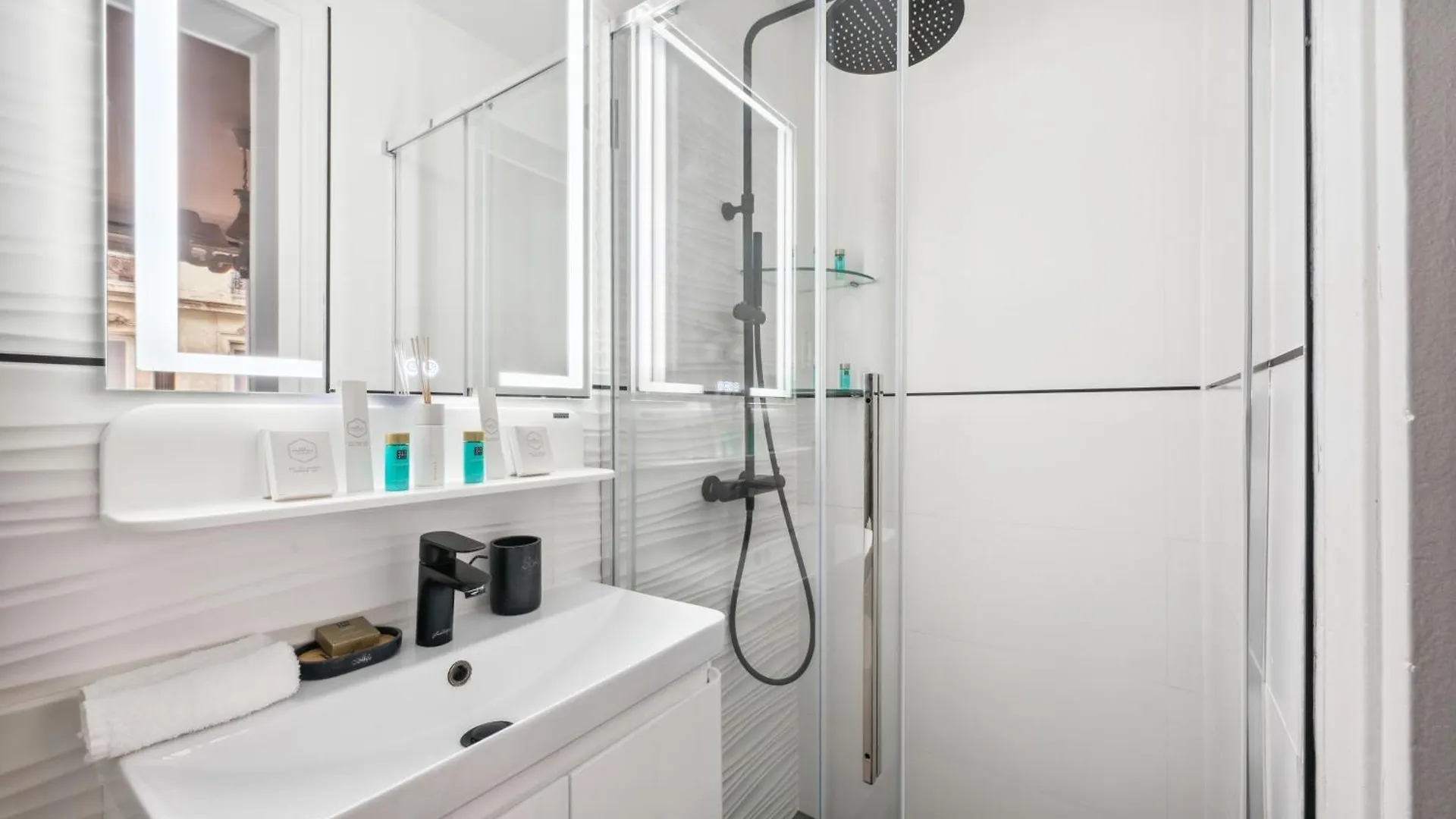 Sejours Parisiens / Suite Le Royal / 4*